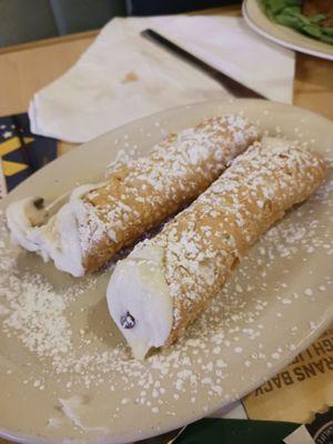 Cannolli- delicious!!