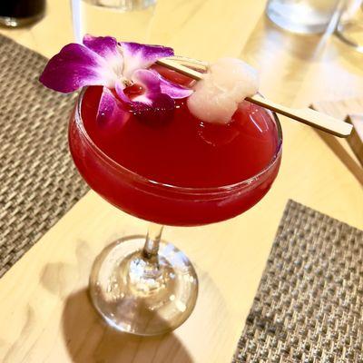 MR. ROBATANIST Botanist gin, yuzu, lychee, hibiscus tea