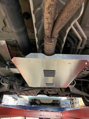 Custom catalytic converter anti-theft shield