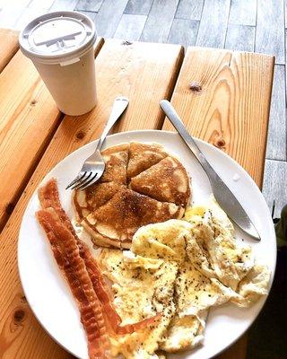 Breakfast platter (pancake)