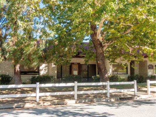 Front entrance of Emanate Health Family Practice in San Dimas