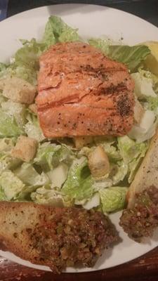 Salmon c Caesar salad