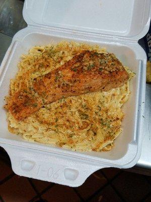 Salmon alfredo