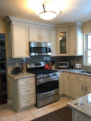 Complete Kitchen Remodel In Tinton Falls NJ ,we  also service Monmouth Country, new Granite counter tops, New Cabinets & crown molding.