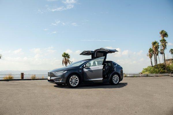 "Professor X" Tesla Model X with Free Supercharging