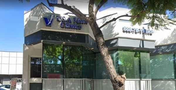 Outside the front of USA Vein Clinics in West Hollywood, Ca - parking is in the back.