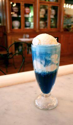 Blue raspberry float