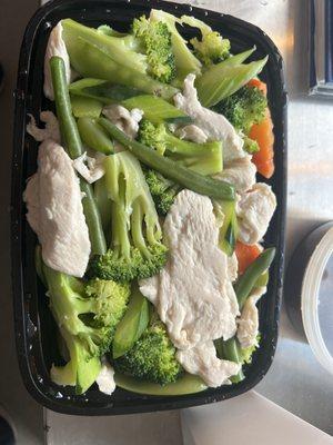 Steamed chicken with mixed vegetables