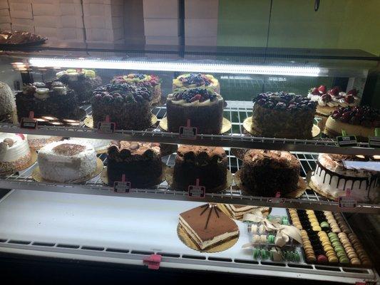 Chocolate mix fruitcake, vanila custard fresh fruitcake, and plain cheesecake to strawberry cheesecake, double chocolate mousse cake, etc.