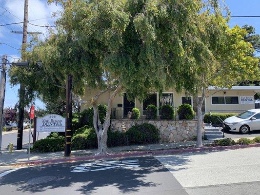 Our office at 298 Linden Ave. You're welcome to park in our parking lot off of Linden Ave during your visit.