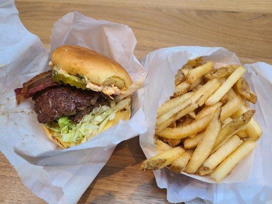 Pimento Burger & Fries