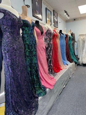 Mona's Boutique & Tailoring