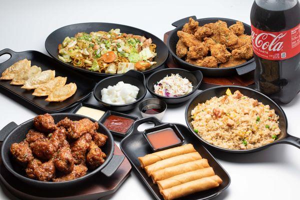 Family combo set! comes with 2 box of chicken and mandu, eggrolls and 2 fried rice or yakisoba! and 2L drink!!