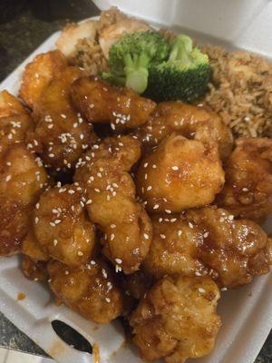 Sesame Chicken & shrimp fried rice