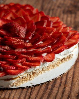 strawberry pavlova