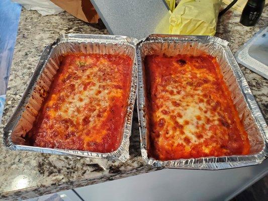 cannelloni on the left and lasagna on the right. def look the same but under that sauce is another story!!