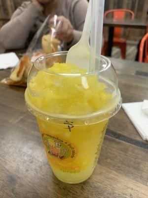 Pineapple raspado