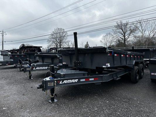 Variety of sizes in Dump Trailers