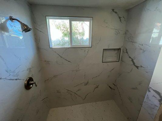 Custom Bathroom Tile Showers