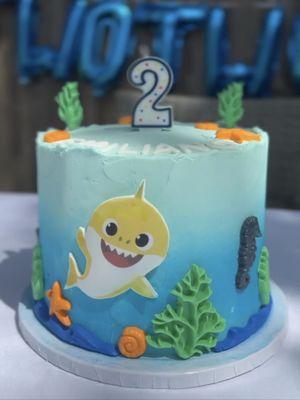 Baby shark cake