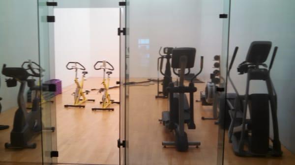 The rest of the gym. Another few pieces in another raquetball court. LOL!