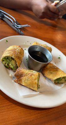 Avocado egg rolls