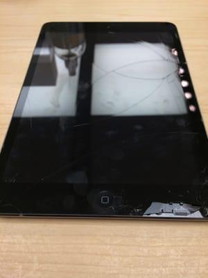 When I dropped off my iPad, there was a small crack in the corner. When I picked it up, it looked like this. DO NOT GO HERE!!