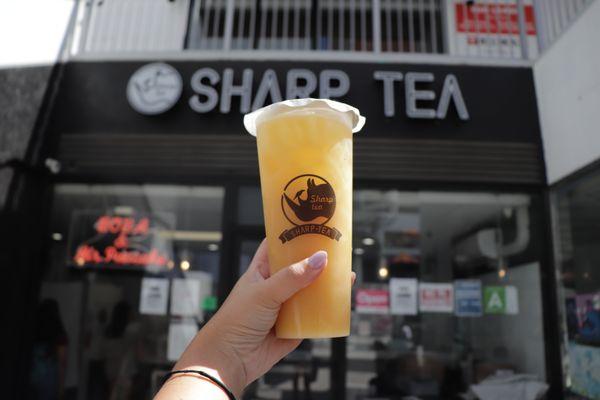 Peach oolong tea IG: @bobabitchess