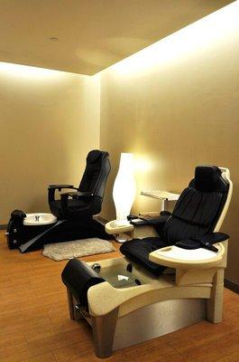 The luxurious Southport salon interior of CARMEN! CARMEN! Prestige Salon e Spa at Belk's best Charlotte Salon.