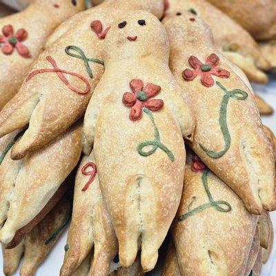 Guaguas de pan
Bread figures