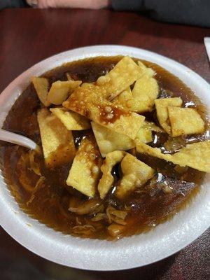 Hot and sour soup with crispies