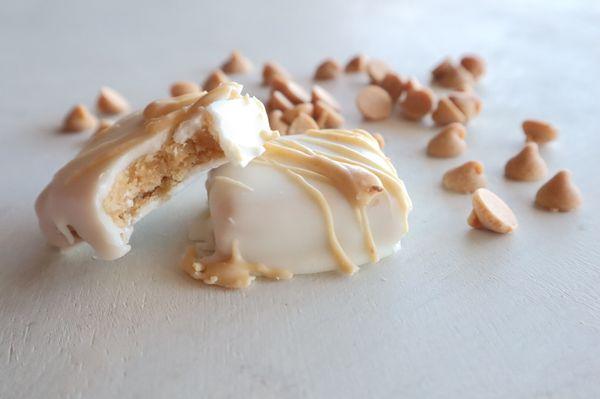 Mr. Gold- White chocolate peanut butter cake²