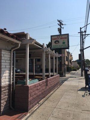 H & J Doughnut House