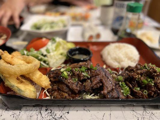 Special box with bulgogi beef and short ribs