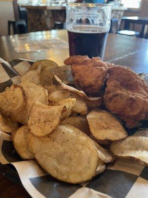 Garlic wings, Garlic Cottage Fries and dark ale ~ yum!