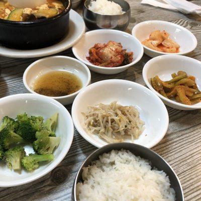 Banchan (side dishes)