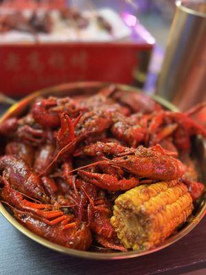 Followed the recommendation of our waiter. The cajun style crawfish was delicious.