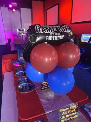 Party decorations/balloons