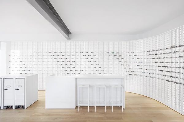 The second MYKITA Shop in the U.S. is situated on a chic street corner in the historic neighbourhood of Georgetown.