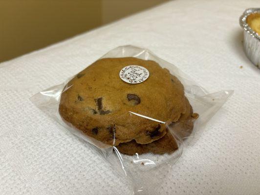 Chocolate chip cookie