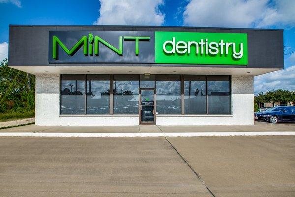 Mint Dentistry Heights exterior