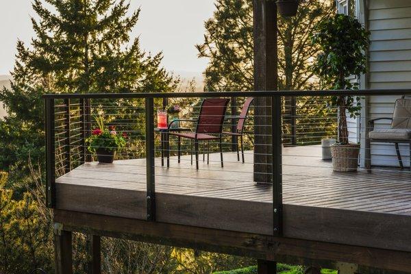 Armadillo Composite Decking and Aluminum Cable Railing