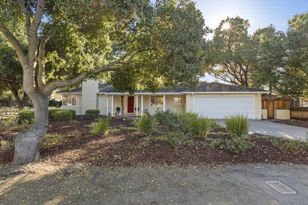 Sold: 690 Milverton Road in Old Los Altos. Gorgeous ranch home surrounded by majestic and mature oaks.