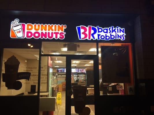 Dunkin' donuts and baskin Robbins open till 11 ever day