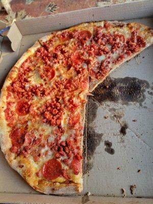 Large 16" Chourico and Pepperoni Pizza