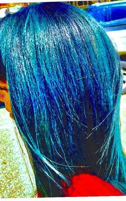 Beautiful greenish blue! On natural hair