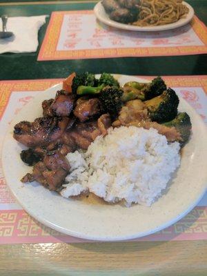 Teriyaki chicken, chicken with broccoli and white rice