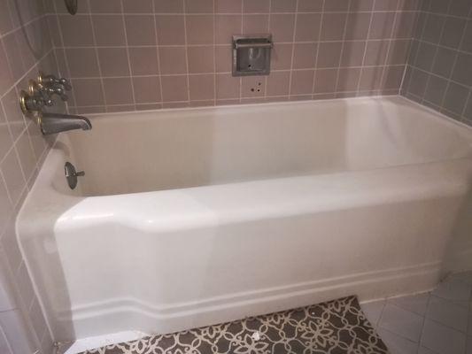 Bath tub re-grout and sealing