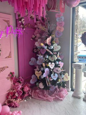 A sweethearts tree! Cuuuttteee!!