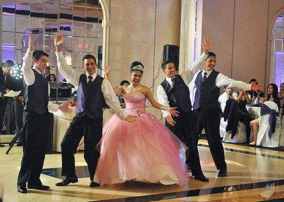 Quinceanera choreography packages are available.